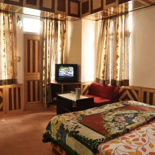 Hotel Amba Shimla